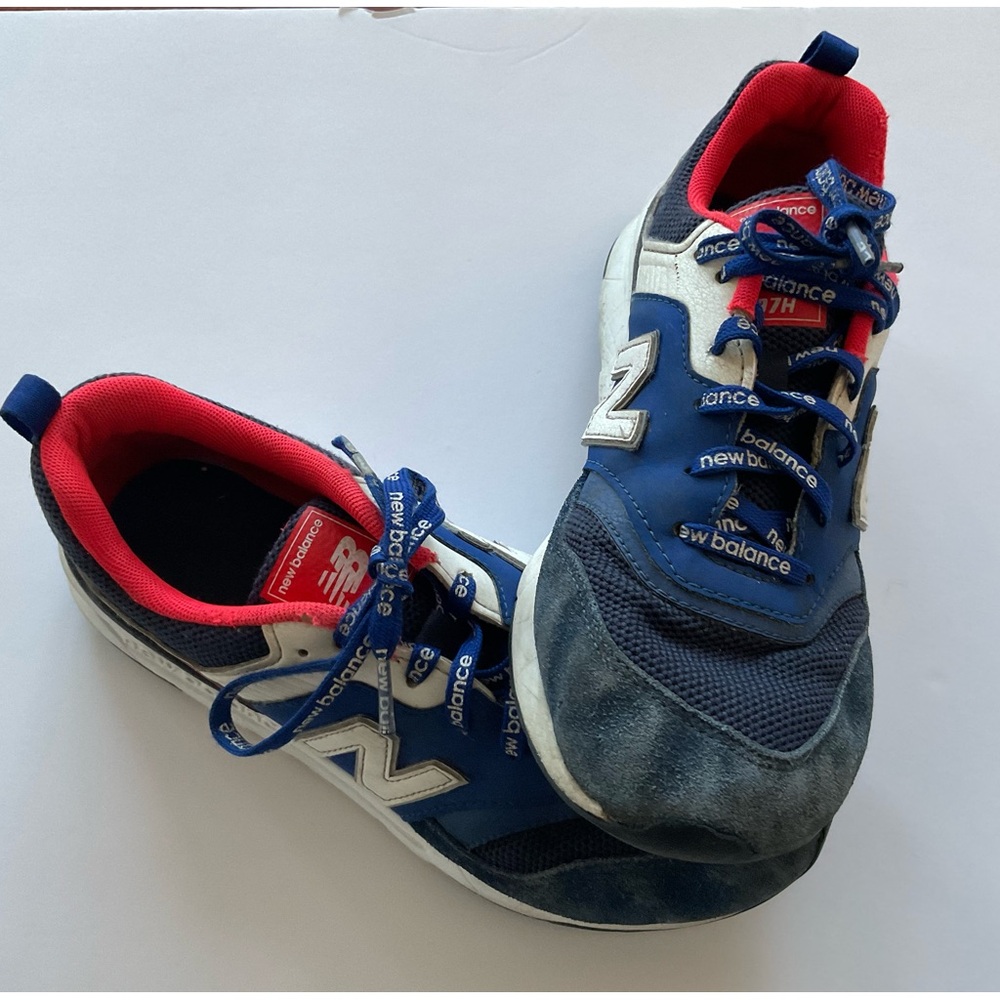 Play Condition - New Balance Sneakers - Navy & Red Size 5.5